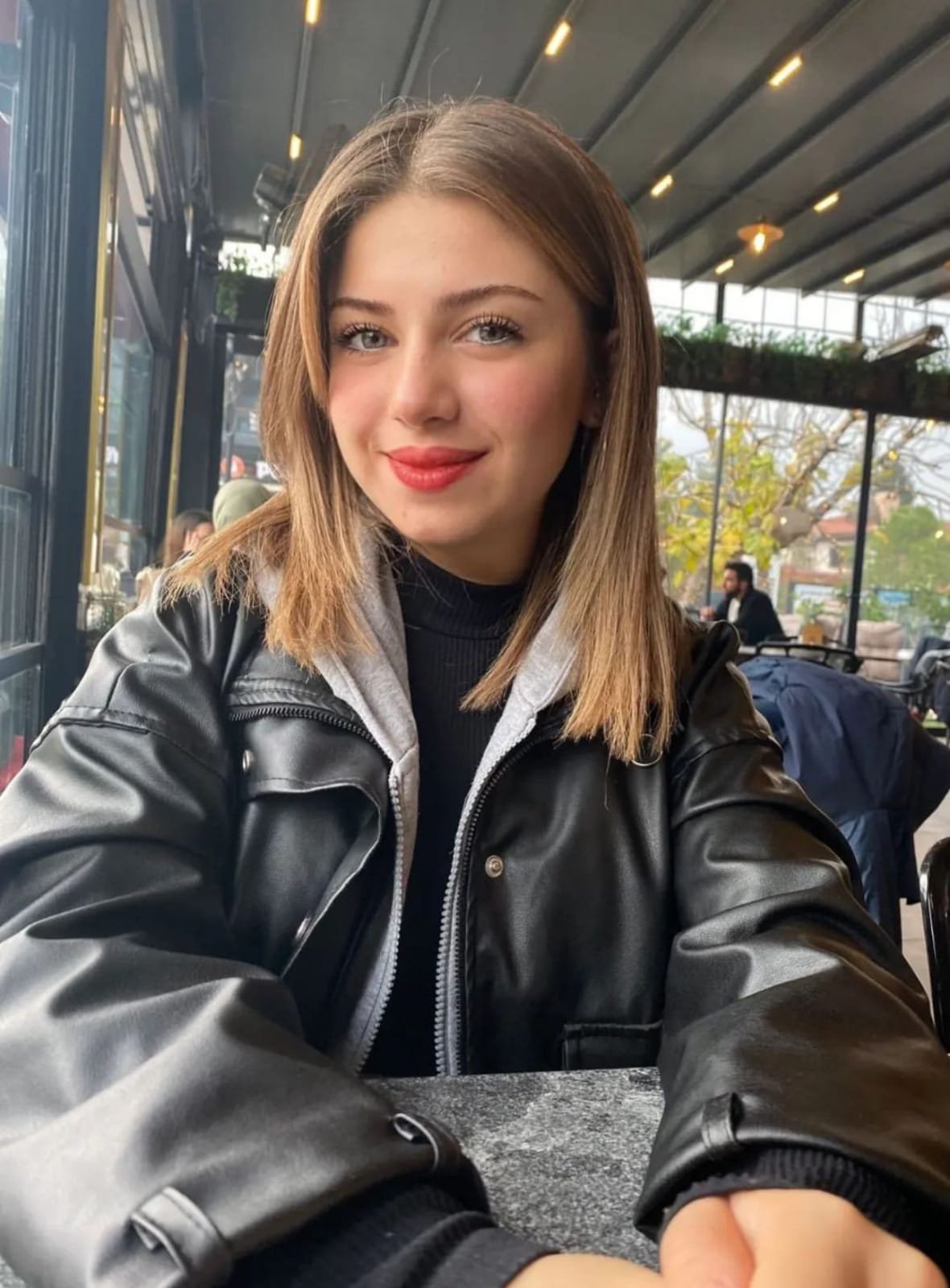 Yeşilpınar Geceyi Dolduran Kadın Escort Bayan Aytül